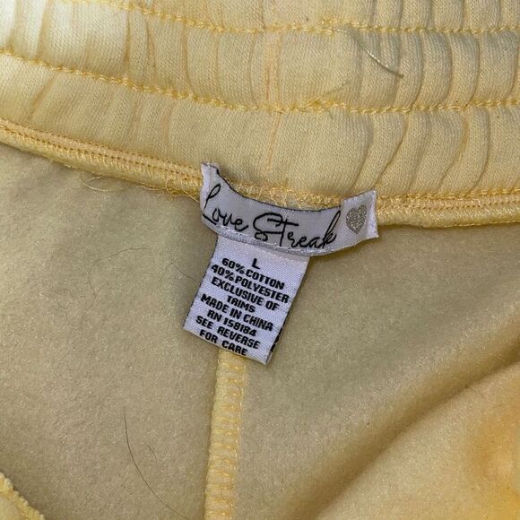 Love Streak Pull On Sweat-pant Material Shorts Embroidered Pale Yellow Size Larg - Picture 5 of 7
